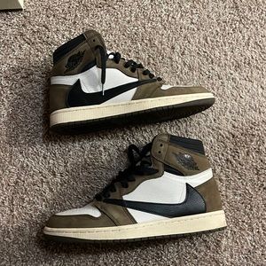 Travis Scott high Jordan 1s